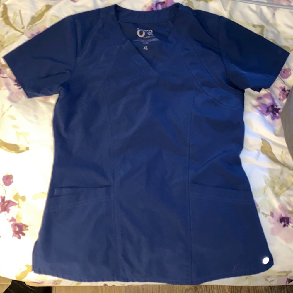 Scrub top